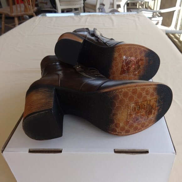 Pierre Dumas Ravenna, women's 8M  two tone brown lace up zip up boots, 2" heels - Picture 7 of 16